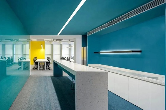 前臺(tái) 前臺(tái)